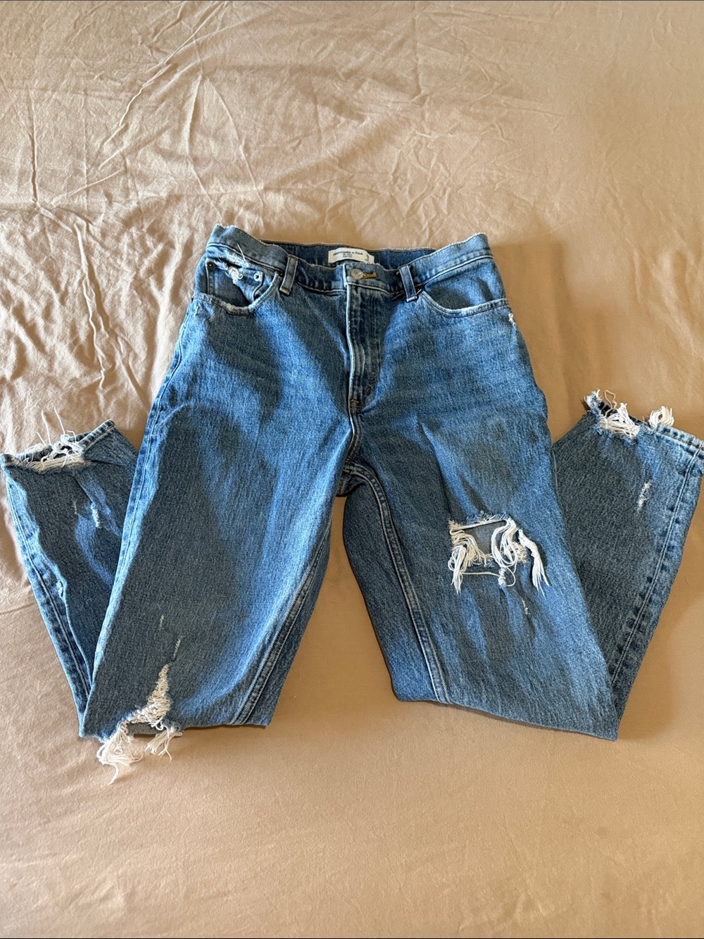 Abercrombie & Fitch Distressed The Mom High Rise Jeans